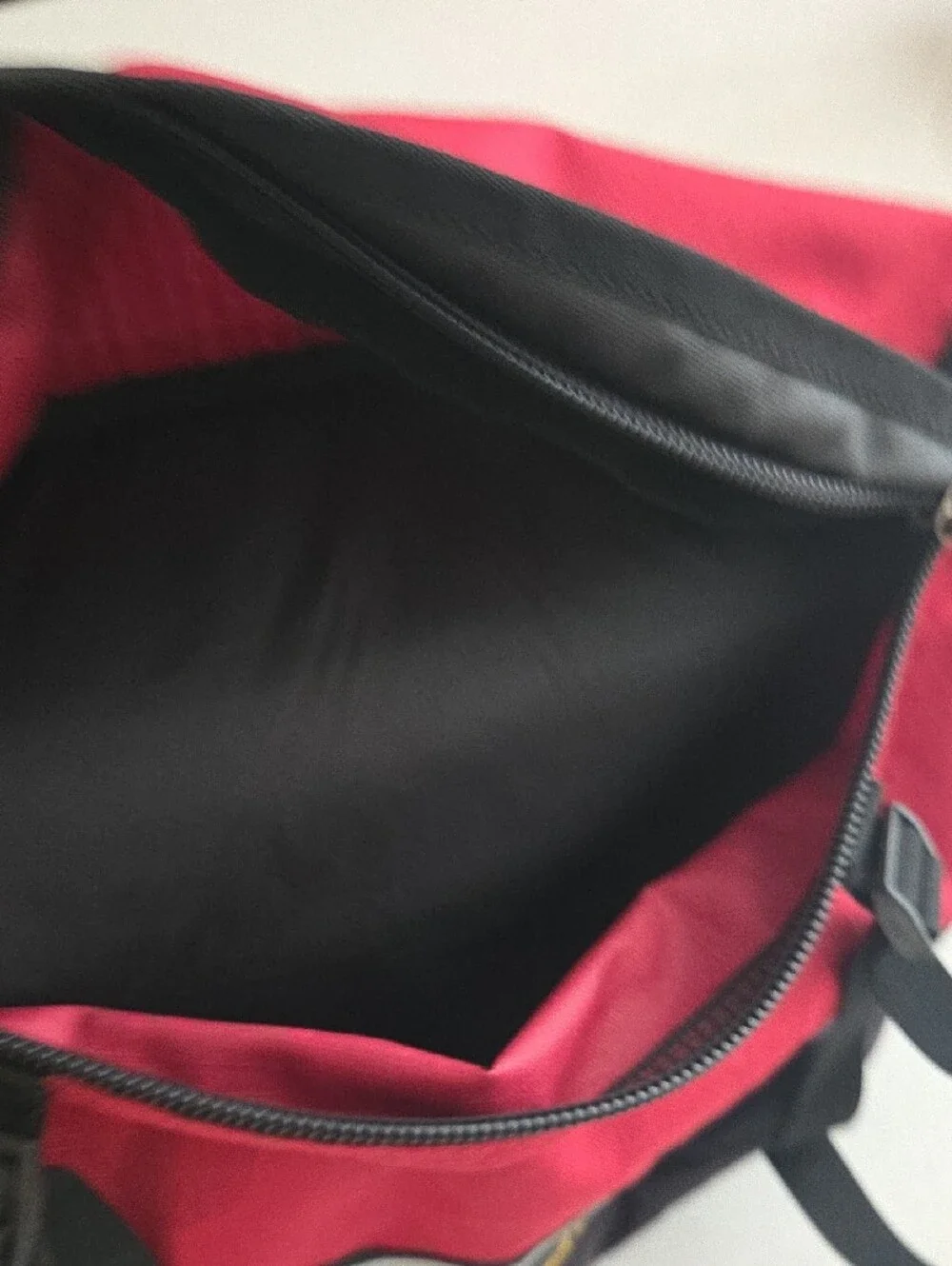 Mountainsmith red black